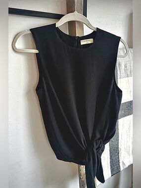 Babaton Black Tie-Front Sleeveless Blouse